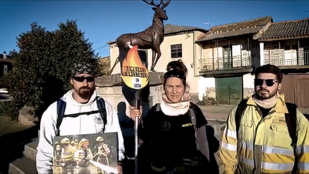 Bomberos forestales de Castilla y León inician una marcha a pie reclamando un mayor "reconocimiento profesional"