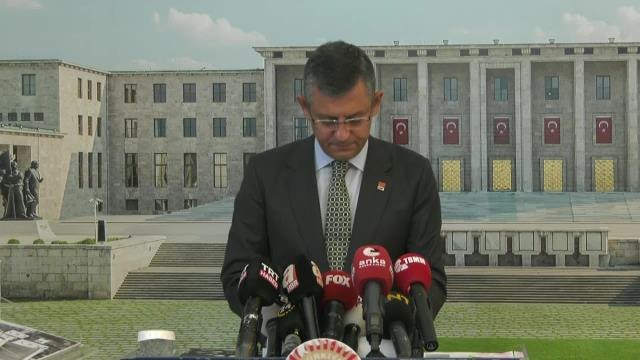 Özgür Özel: Ömürleri, Bugün Terörist Olduğu Ortaya Çıkanlarla Aşna Fişne Geçenlerin Bize Söyleyecek Lafı Yok