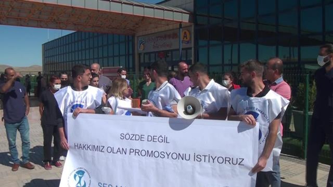 Malatya haberleri! Ses Malatya Şubesi'nden 'Promosyon' Eylemi: "Ücretlerimiz Üzerinden Bankaların Elde Ettiği Kârdan Payımızı İstiyoruz"