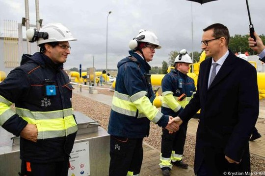Polonya Başbakanı Morawiecki: Gaz alanında Rus hakimiyeti dönemi sona erdi Baltık boru hattı açıldı