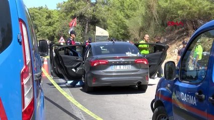 OTOMOBİLİNDE BOĞAZI KESİLMİŞ OLARAK ÖLÜ BULUNDU