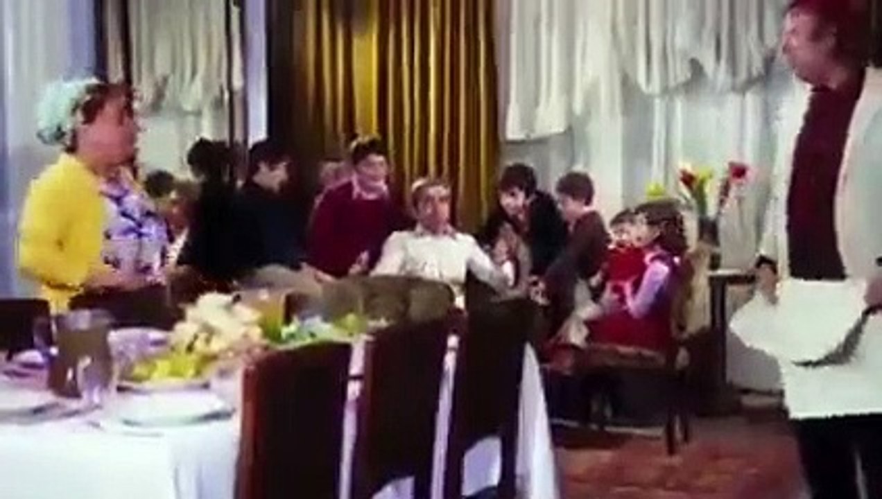 TİP'li öğrenciler Neşeli Günler dizisiyle Erdoğan'a 'Ziya'lı göndermede bulundu