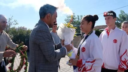 Avrupa şampiyonu Aleyna coşku ile karşılandı