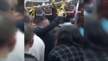 Son dakika haberi... Sultanbeyli'de yolcuların koltuk kavgası kamerada