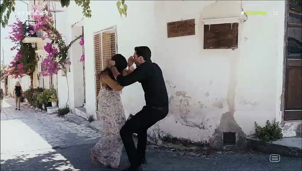 Η Γη της Ελιάς:  Κουράκος και Ευτυχία δίχασαν το twitter! «Έρωτας με το στανιό»