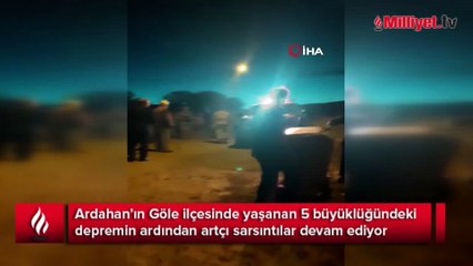 Jandarma artçı sarsıntıları devam ettiği Göle’de vatandaşları evlerine girmemeleri konusunda uyardı