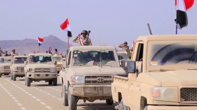 تأكيدا لسيطرة الشرعية .. عرض عسكري للقبائل المقاومة للحوثيين في مأرب