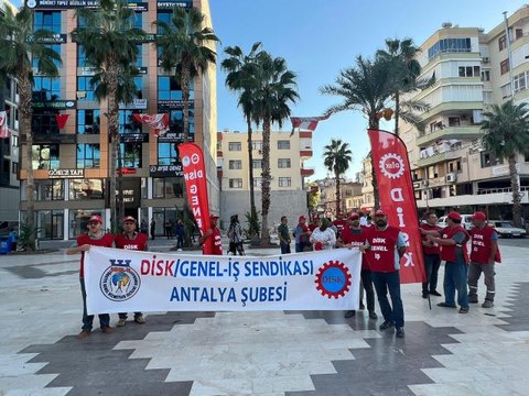 Antalya haber | Antalya'da Kumluca Belediyesinden işçi çıkarıldığı iddiası