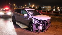 Uygulamadan kaçan alkollü sürücü kaza yaptı: 1'i polis 2 yaralı