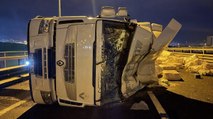 Kuzey Marmara Otoyolu'nda TIR devrildi