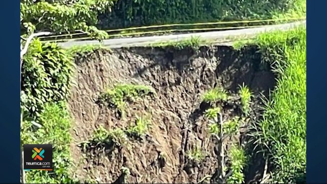 tn7-Hundimiento-en-una-calle-de-Quepos-pone-en-peligro-a-cientos-de-vecinos-y-turistas 270922