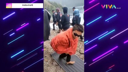 Aksi Relawan Puan saat Menyapa AHY: Musuh dalam Selimut