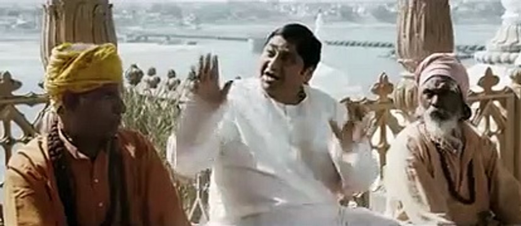 हनद महलल म एस हरकत करत ह नकल बहर  Sunny Deol Best Dialogue  Mohalla Assi