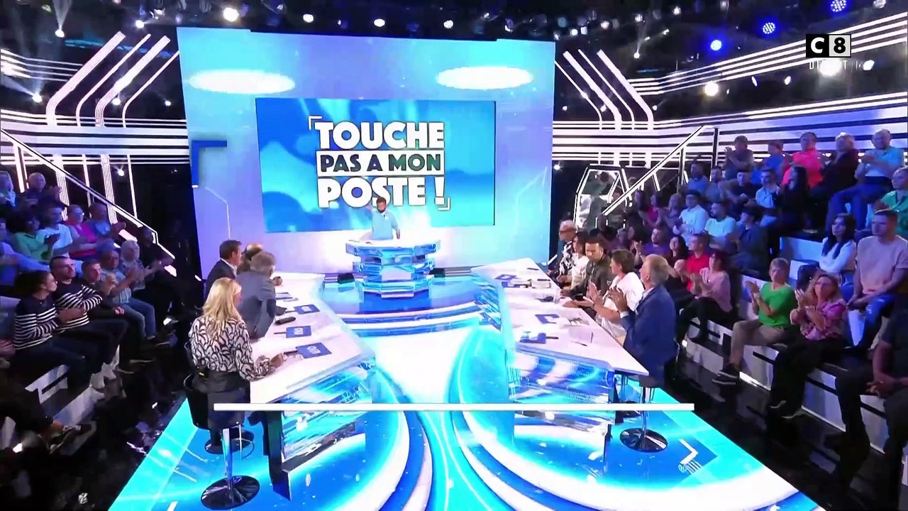 Valérie Bénaïm quitte subitement le plateau de "TPMP" sur C8 - Cyril Hanouna donne de ses nouvelles : "Elle va revenir dans un petit instant" - VIDEO
