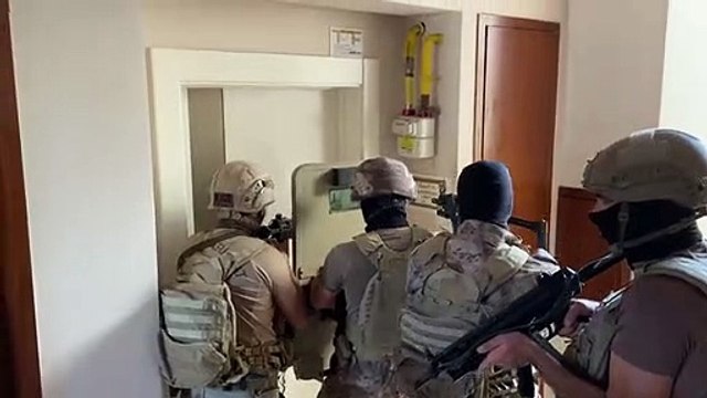 Mersin Büyükşehir Belediyesi çalışanlarına, kameraların önünde kalkanlı silahlı baskın