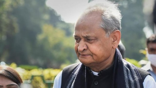 Ashok Gehlot reaches Delhi to meet Congress leader Sonia Gandhi