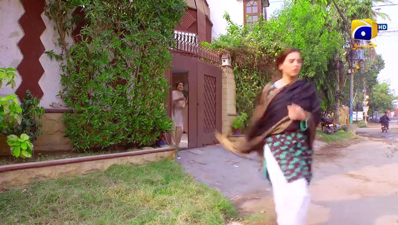 Besharam Aurat        