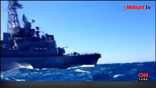 Yunan ve Fransız savaş gemileri Ege'de