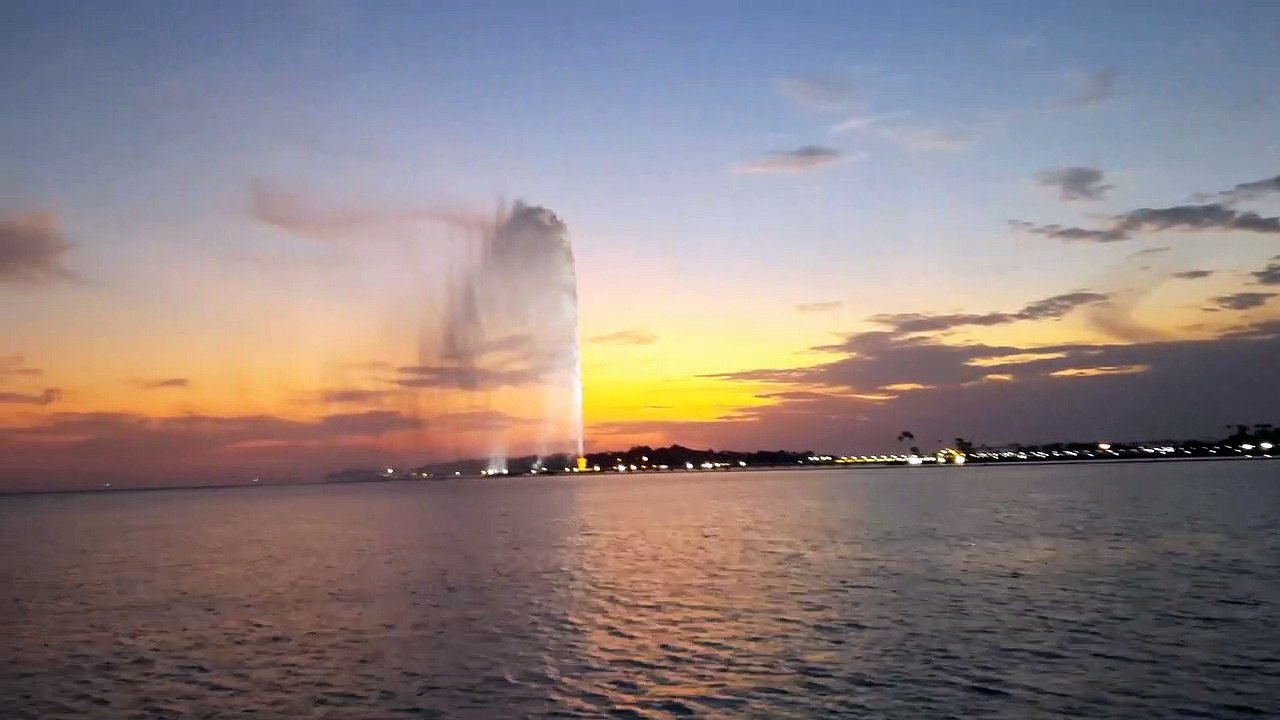 A quiet and colorful evening on the Jeddah, corniche.