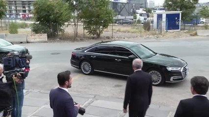 Télécharger la video: CHP Genel Başkanı Kılıçdaroğlu, Saadet Partisi Genel Başkanı Karamollaoğlu'nu ziyaret etti