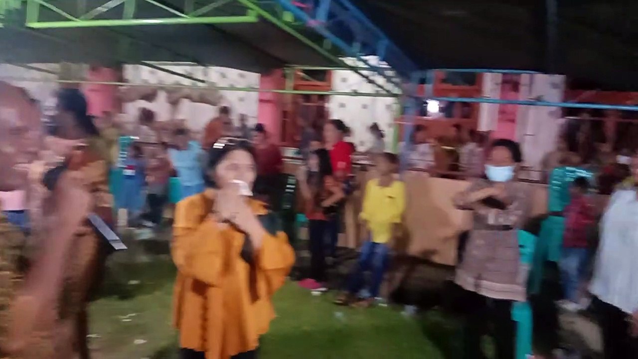 Mantap...Umat Joget Saat Acara Hut Ke-11 Imamat Pastor Faris Ohoilean SVD di Sorong