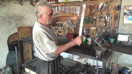 Osmaniyeli Otomobil Tamircisi: 2 Bin 500 Liralık Alacağım İçin Dükkanım Gitti. Arabamda, Evimde, Arsamda, Tarlamda Haciz Var