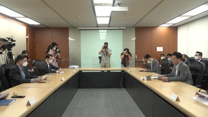 흔들리는 채권시장에...정부·한국은행, 5조 긴급 투입 / YTN