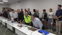 Son dakika haber! İzmir Büyükşehir Belediyesi, Artan Maliyetlere Rağmen Toplu Ulaşım Zammını Reddeden Ukome'ye Dava Açacak