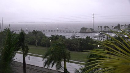 Growing storm surge threat from Hurricane Ian