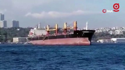 İstanbul Boğazı Üsküdar açıklarında bir kruvaziyer gemisinin dümeni kilitlendi
