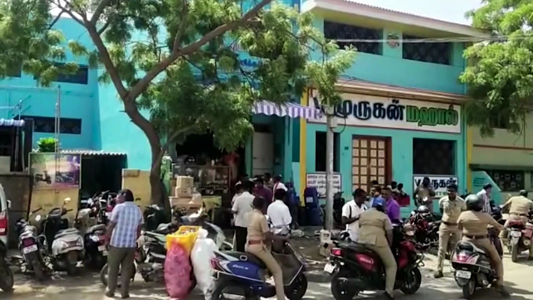 ஆய்வுக்கு வந்த ஊழியர்கள்மீது தாக்குதல் - தூத்துக்குடியில் பரபரப்பு