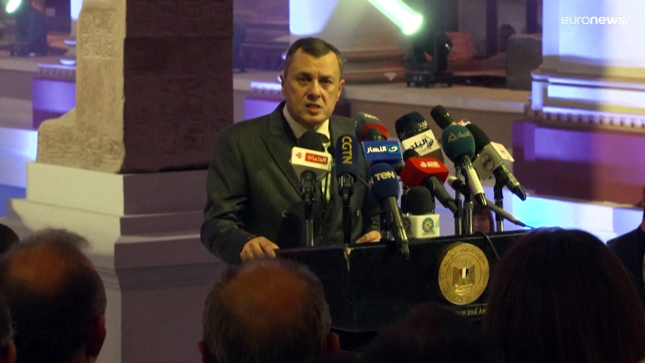 شاهد: المتحف المصري يحتفل بمرور 200 عام على انطلاق علم المصريات القديمة وفك رموز حجر رشيد