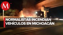 En Michoacán, presuntos normalistas incendian tres vehículos como acto de protesta