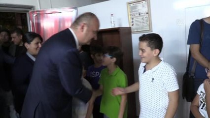 Drama yöntemi ile İngilizce eğitimi alan 19 çocuk sertifika aldı