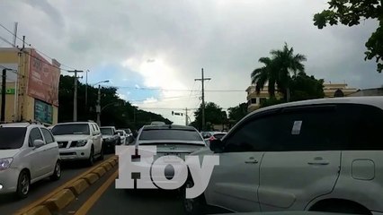 Reportan extenso tapón en la Máximo Gómez por presencia de Abinader