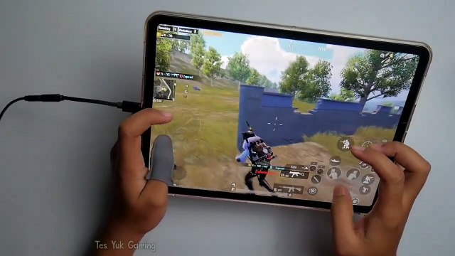 Best iPad For PUBG _ Solo Vs Squad 90fps Full Handcam(Release crazy gamer)