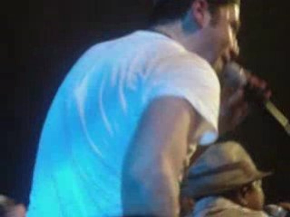 Christophe Maé "on s'attache" [Limoges 27.02.08]