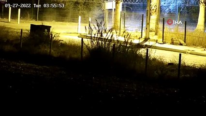 Kahraman bekçinin teröristlerle çatıştığı anlar kamerada