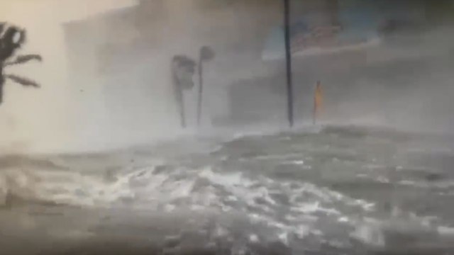 Maisons emportées, rues inondées : la Floride frappée par l'ouragan Ian