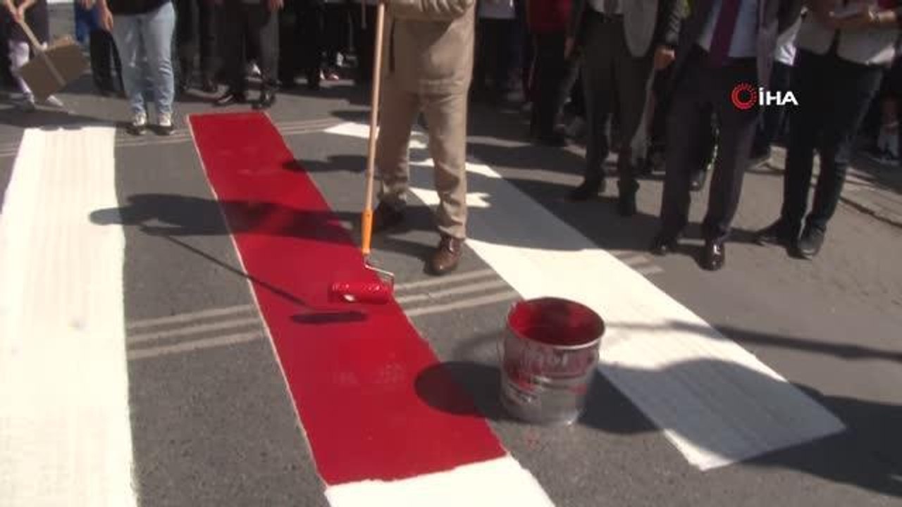Maltepe'de 'Yayalara Öncelik Duruşu, Hayata Say...