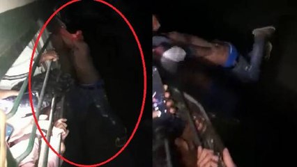 झपटमार चोर को यात्रियों ने ट्रेन में लटकाया, फिर अंदर खींचकर की जमकर धुनाई