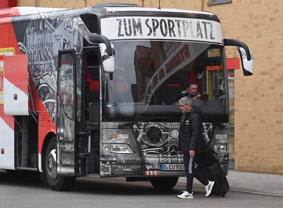 Fischer hofft auf 'ausgeruhte Busfahrer'