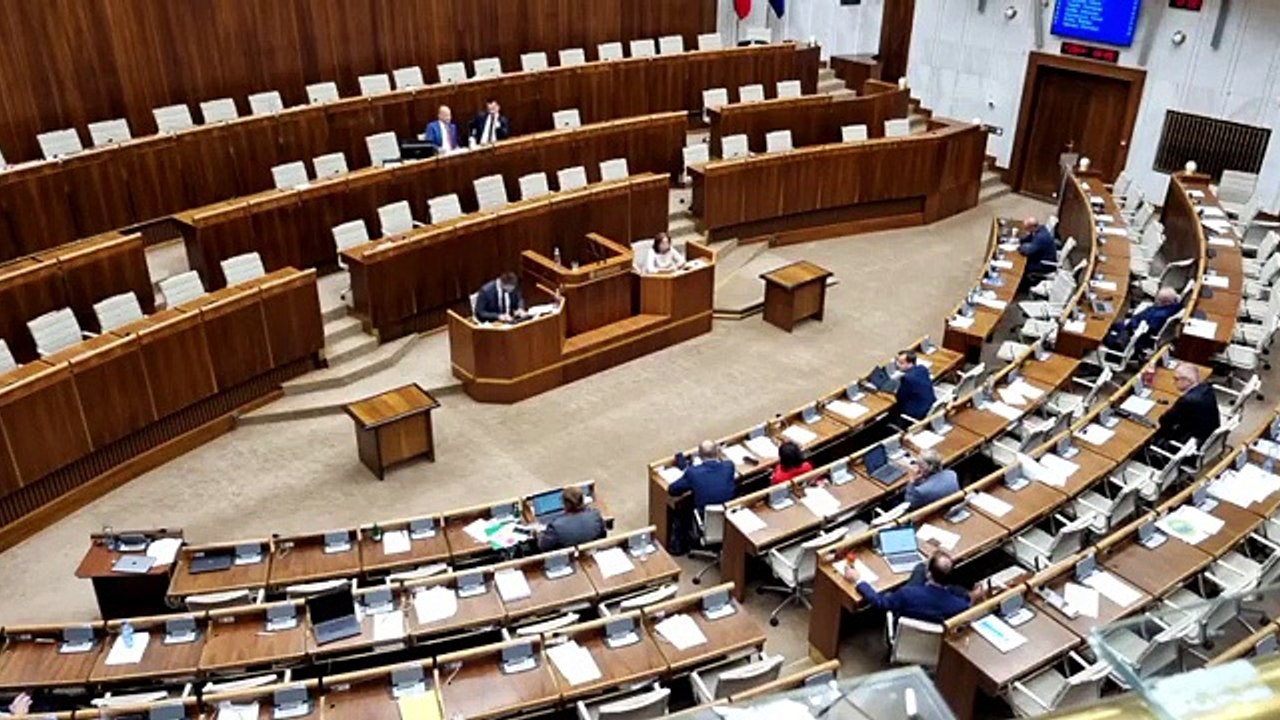 ZÁZNAM: Rozpravu k odvolávaniu I. Matoviča ukončili, hlasovať sa bude o 17.00 h