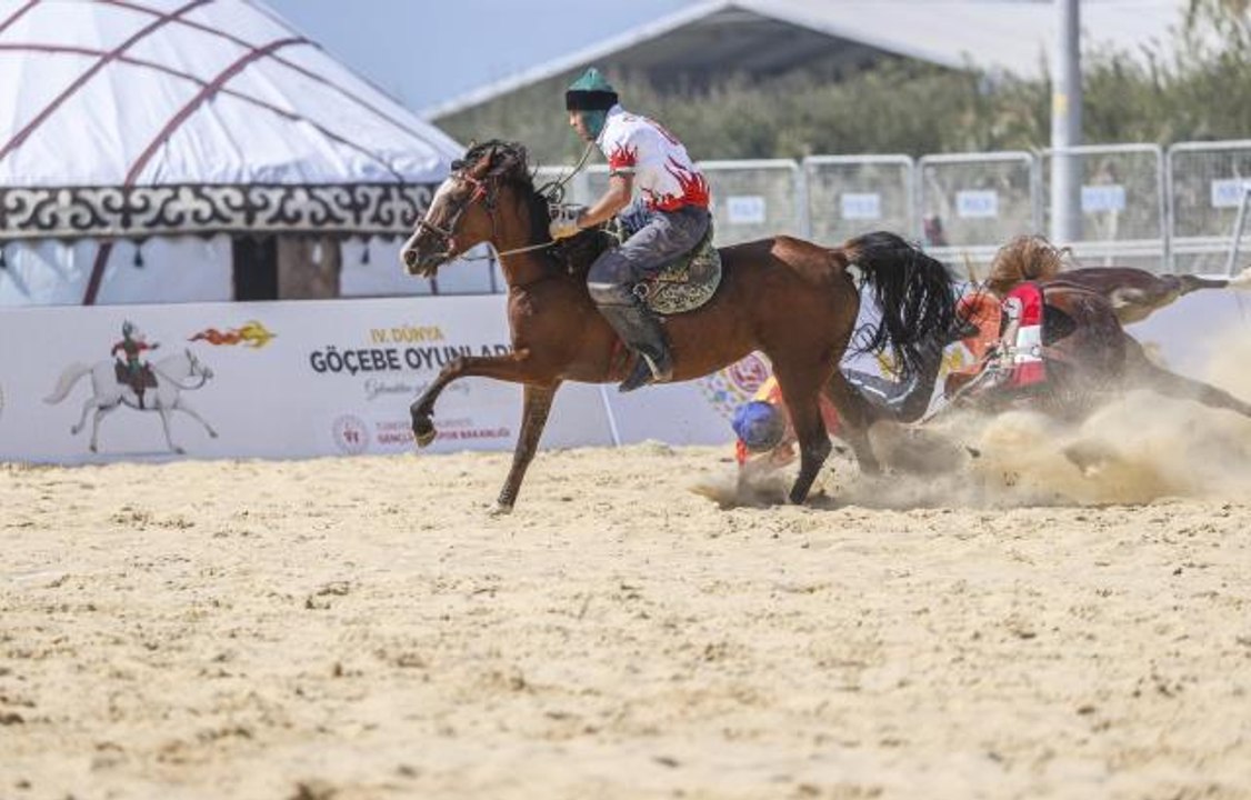Esenyurt'ta iki grup arasında çıkan silahlı kavgada bir kişi öldü