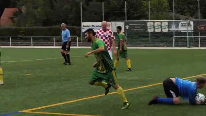 Hakki Onal (Inter Roj) verschießt einen Elfmeter gegen Croatia II