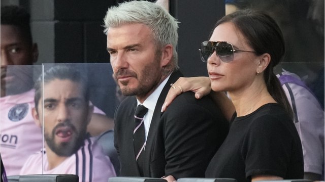 Voici - David Beckham : pourquoi Victoria Beckham a-t-elle fait enlever son tatouage en hommage à son mari ?