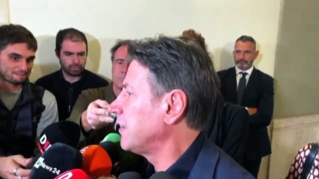 Conte: centrodestra litiga su poltrone, pensino a crisi energia