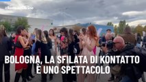 Bologna, la sfilata di Kontatto è uno spettacolo