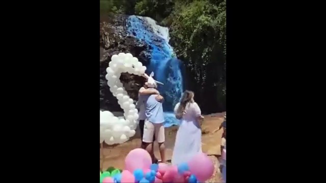 Ce couple pollue une rivière pour une Gender Reveal (Brésil)