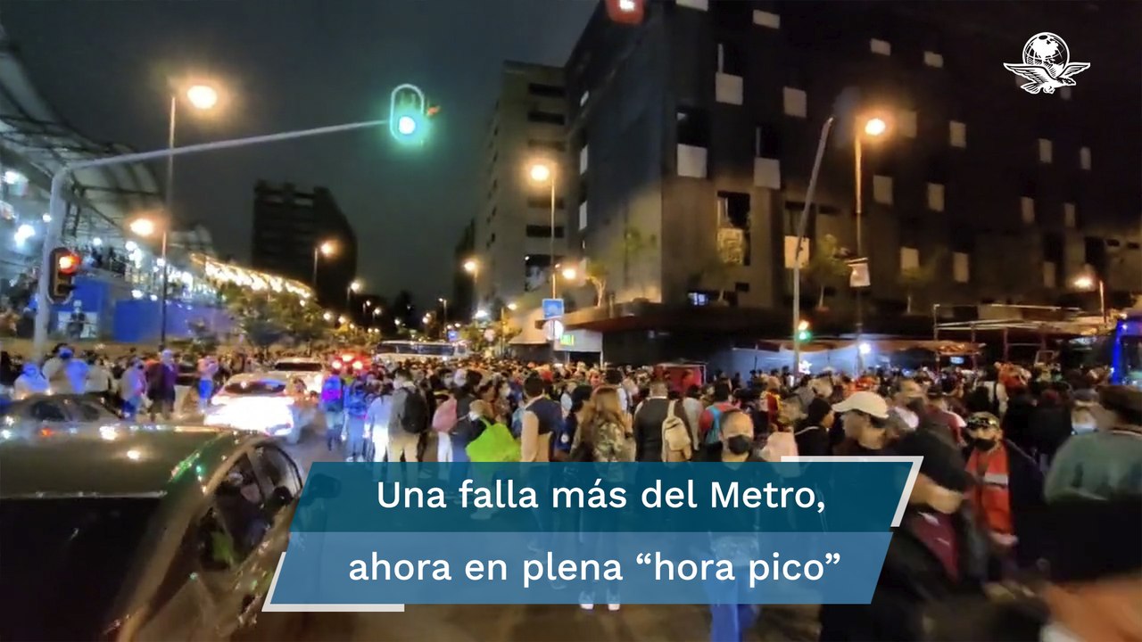 Falla en Línea 2 provoca caos en la CDMX, otra vez